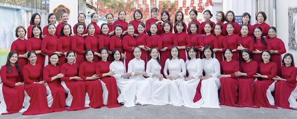 ĐỘI NGŨ CB, GV,NV TRONG NHÀ TRƯỜNG