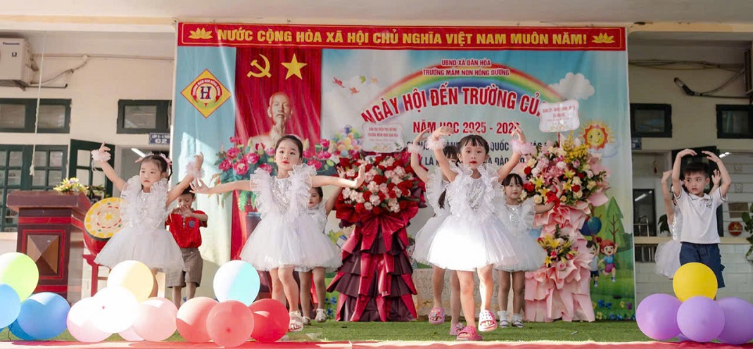 MÚA CHÚC MỪNG KHAI GIẢNG