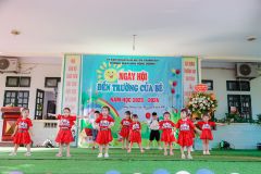 Văn Nghệ khối 4 tuôi