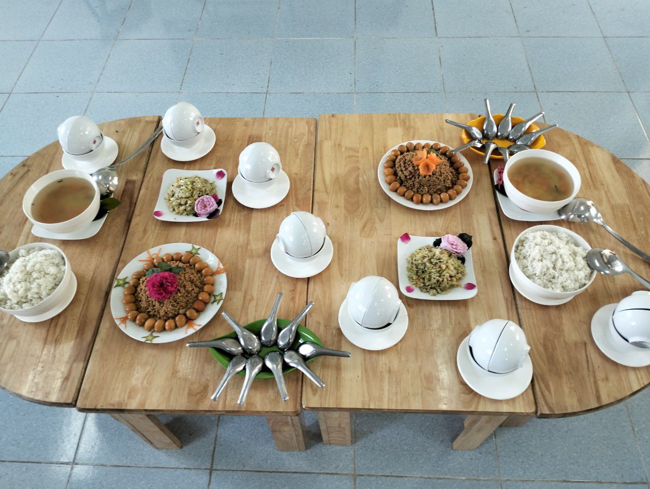Chuẩn bị giờ ăn cho trẻ