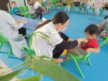 Hoạt động khám sức khỏe định kì lớp D1