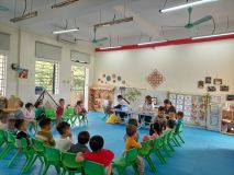 Hoạt động khám sức khỏe định kì lớp D1