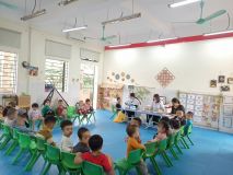 Hoạt động khám sức khỏe định kì lớp D1
