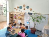 Hoạt động chơi ở góc Bé thích tranh truyện