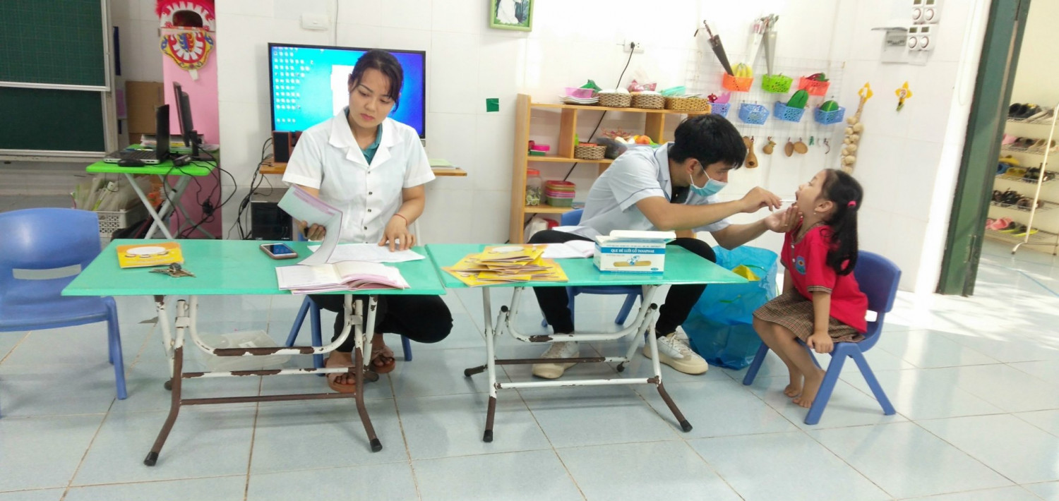 KHÁM SỨC KHỎE ĐỊNH KỲ CHO TRẺ NĂM HỌC 20222-2023 TẠI MN HỒNG DƯƠNG