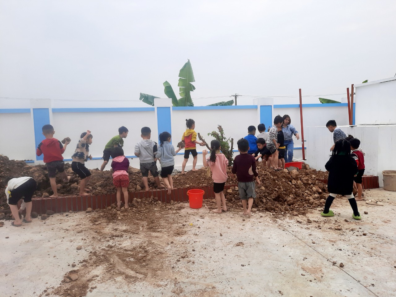 HOẠT ĐỘNG LAO ĐỘNG CỦA CÁC CON LỚP A6
