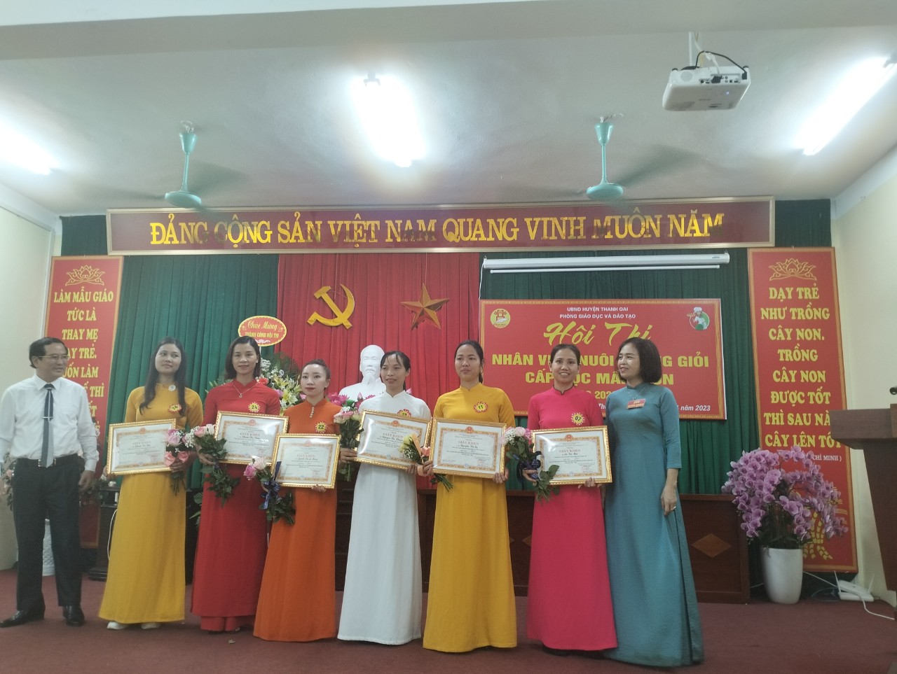 HỘI THI NHÂN VIÊN NUÔI DƯỠNG GIỎI CẤP HUYỆN
